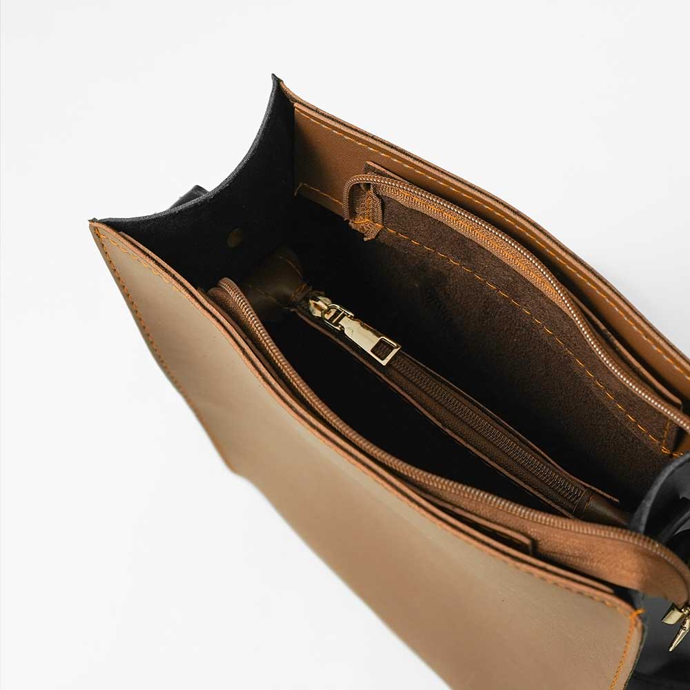 University bag Brown